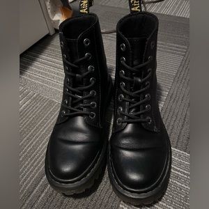 Dr. Martens Luana